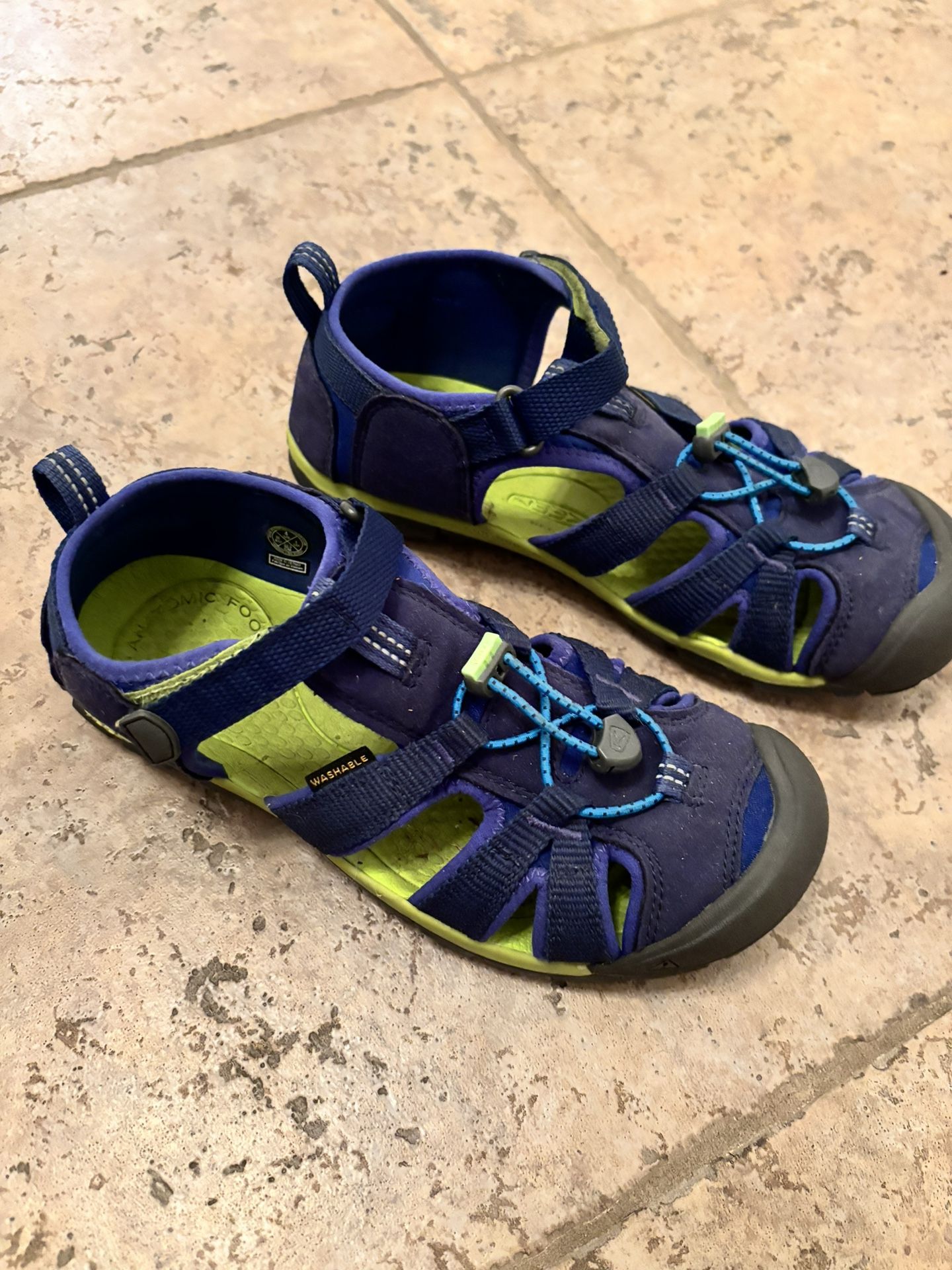 Keen Water Shoes Kids Size 4