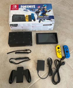 Nintendo Switch Fortnite Wildcat Bundle Edition