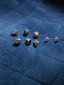 Cub diamond earing and heart earing