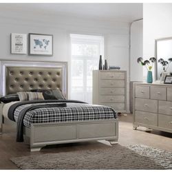Full Size Bedroom Set (5 Pieces- Silver) 