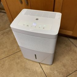 GE 20-Pint  Portable Dehumidifier - ADEL20LYQ1 