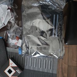 Z690 Edge MB With 9900K CPU And 16gb OF DDR4 RAM.