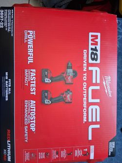 Milwaukee M18 FUEL 18V Lith-Ion Cordless Hammer Drill & Impact Driver Combo Kit (3-Tool) w/ 2 Batteries