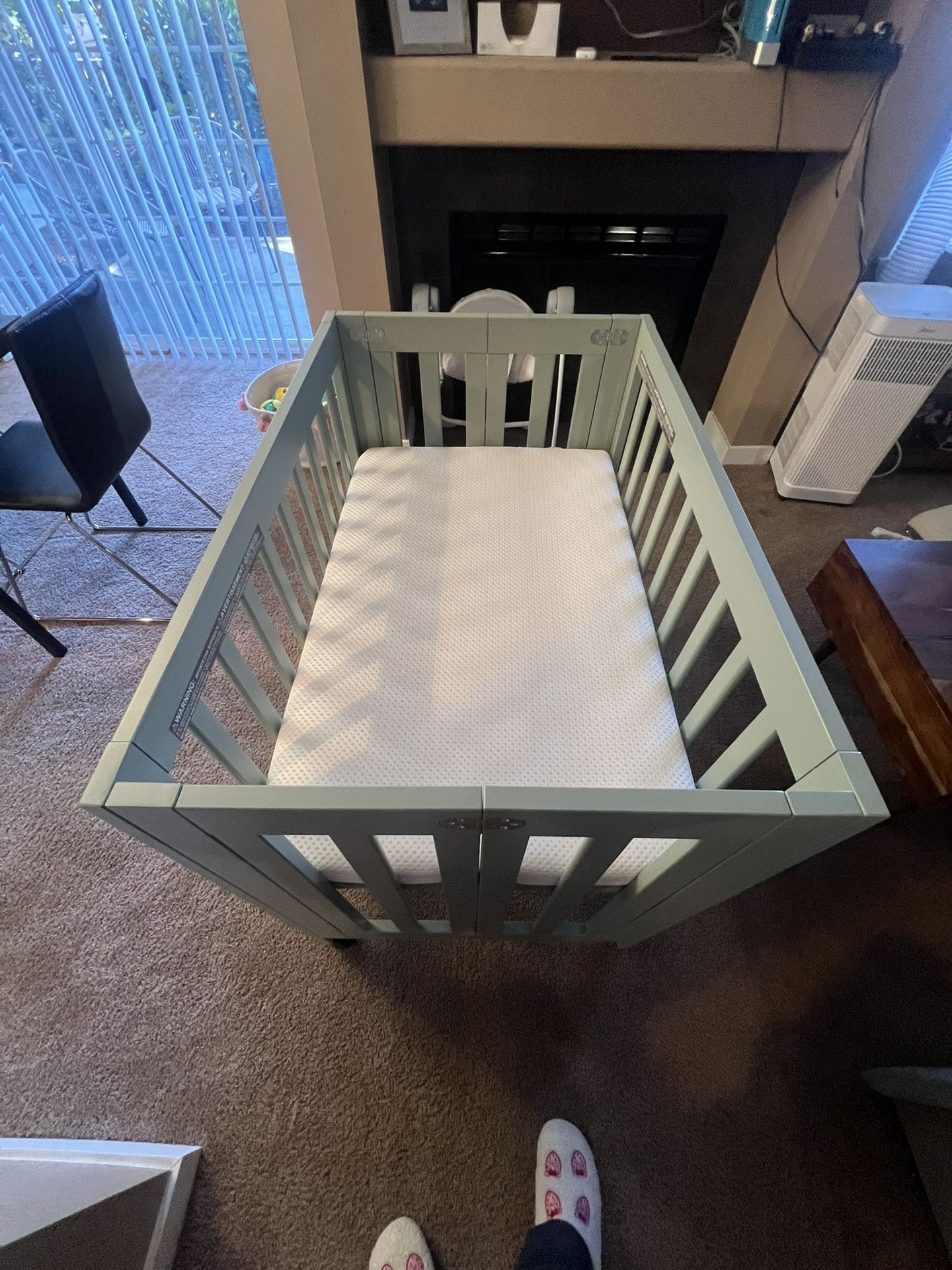 Newton Baby Mini Crib (Sage)