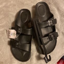 Brand New Women And Youth Sandals 🩴 Size 7-8
