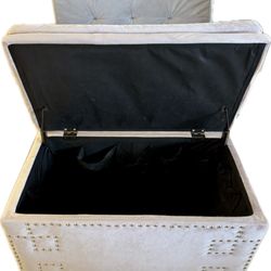 🌟 Elegant Ottoman Storage 🌟 — Chic & Modern 🛋️ | 30x17x18” (Pristine Condition)