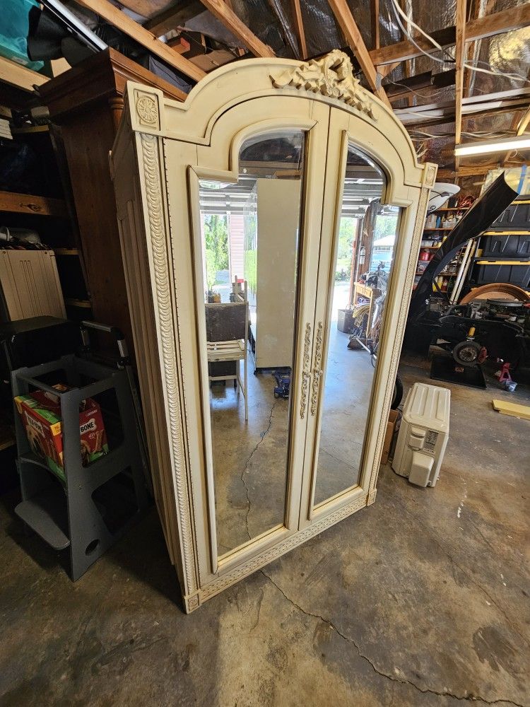 Jacklyn Smith Cabinet