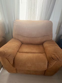 Free Oversized Tan Suede electric recliner