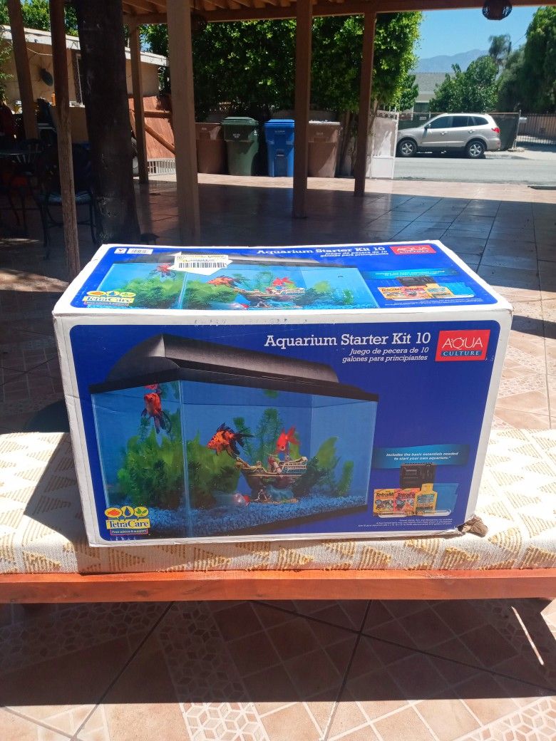 Fish Tank. 10 Gallones 
