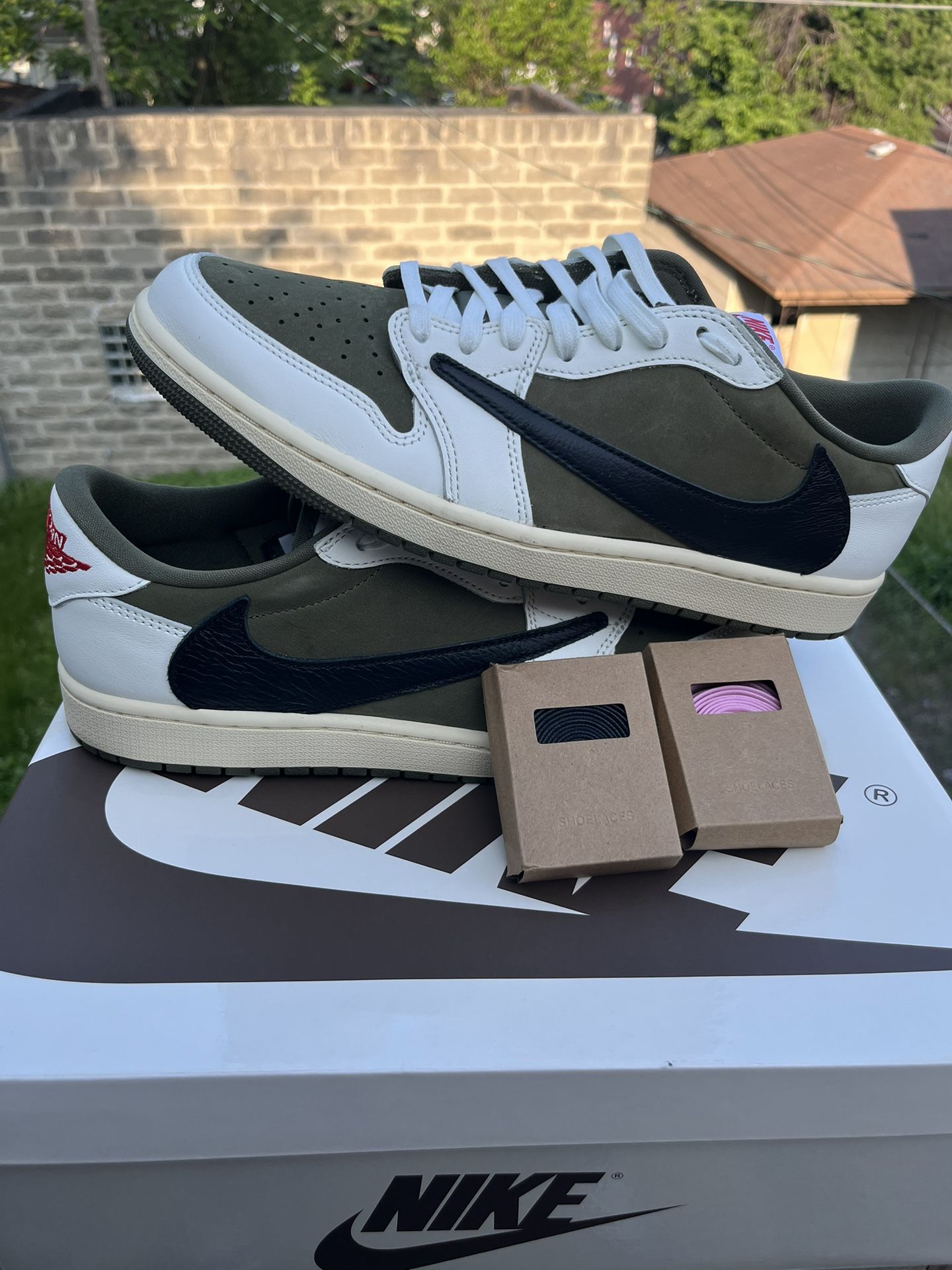Jordan 1 low “Travis Scott” 11M