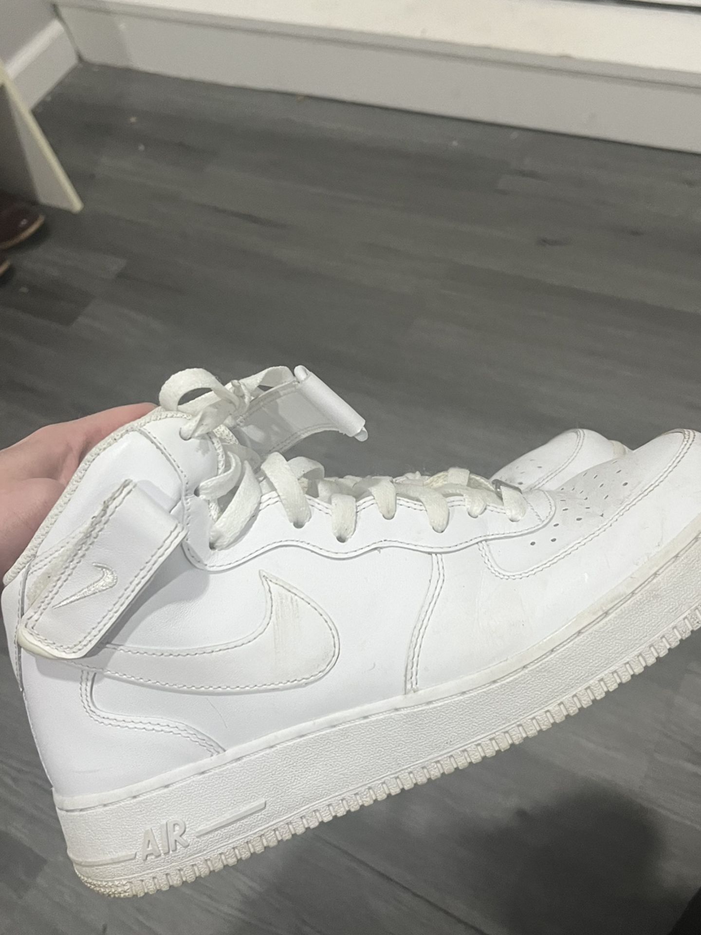 White Air force high tops sz 10 for Sale in Holbrook, NY - OfferUp