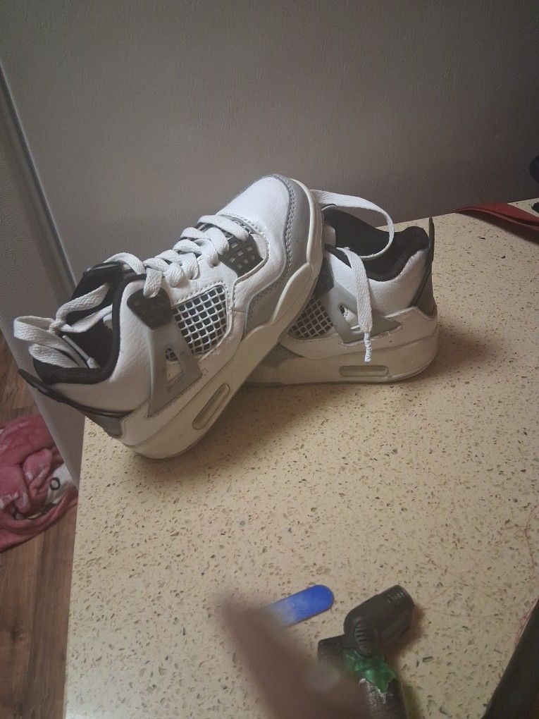 Jordan 5 Size 10 Y Black ,gray & White