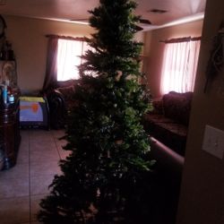7.5 feet Christmas tree