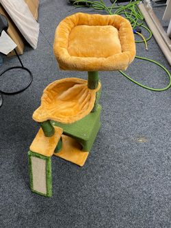 Cat tree. Great condition!