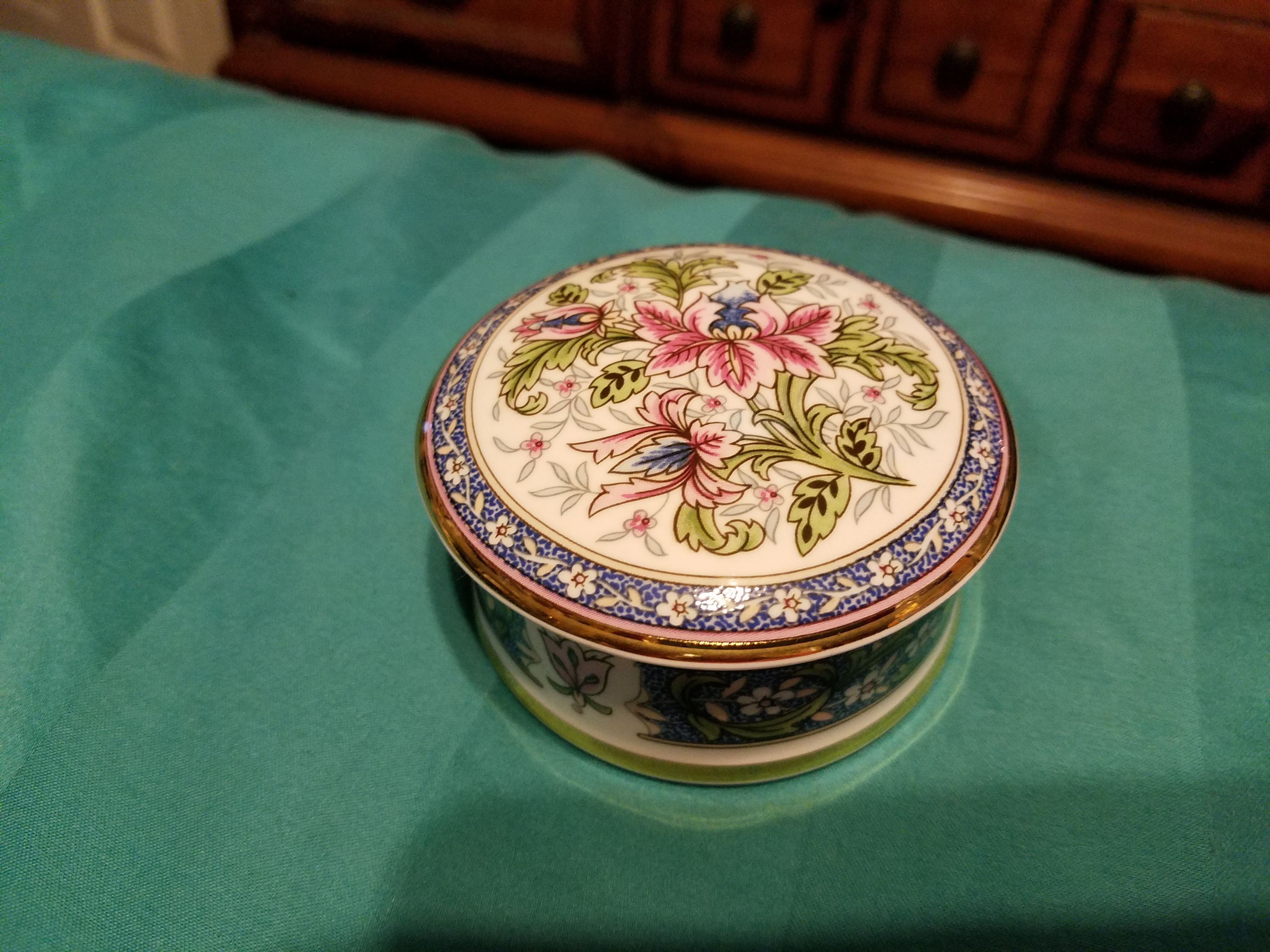 Falcon China trinket box