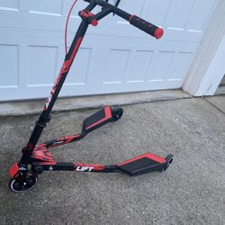 red scooter 