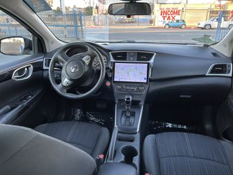 2016 Nissan Sentra Thumbnail