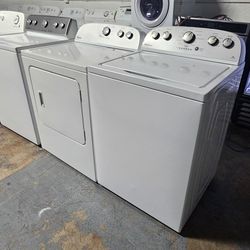 SET WHIRLPOOL WASHER AND DRYER 