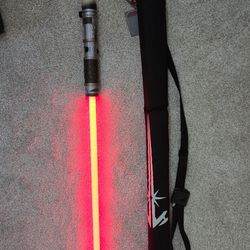 Rancor Lightsaber Savi’s Workshop Handbuilt Lightsaber (Disney Galaxy’s Edge)