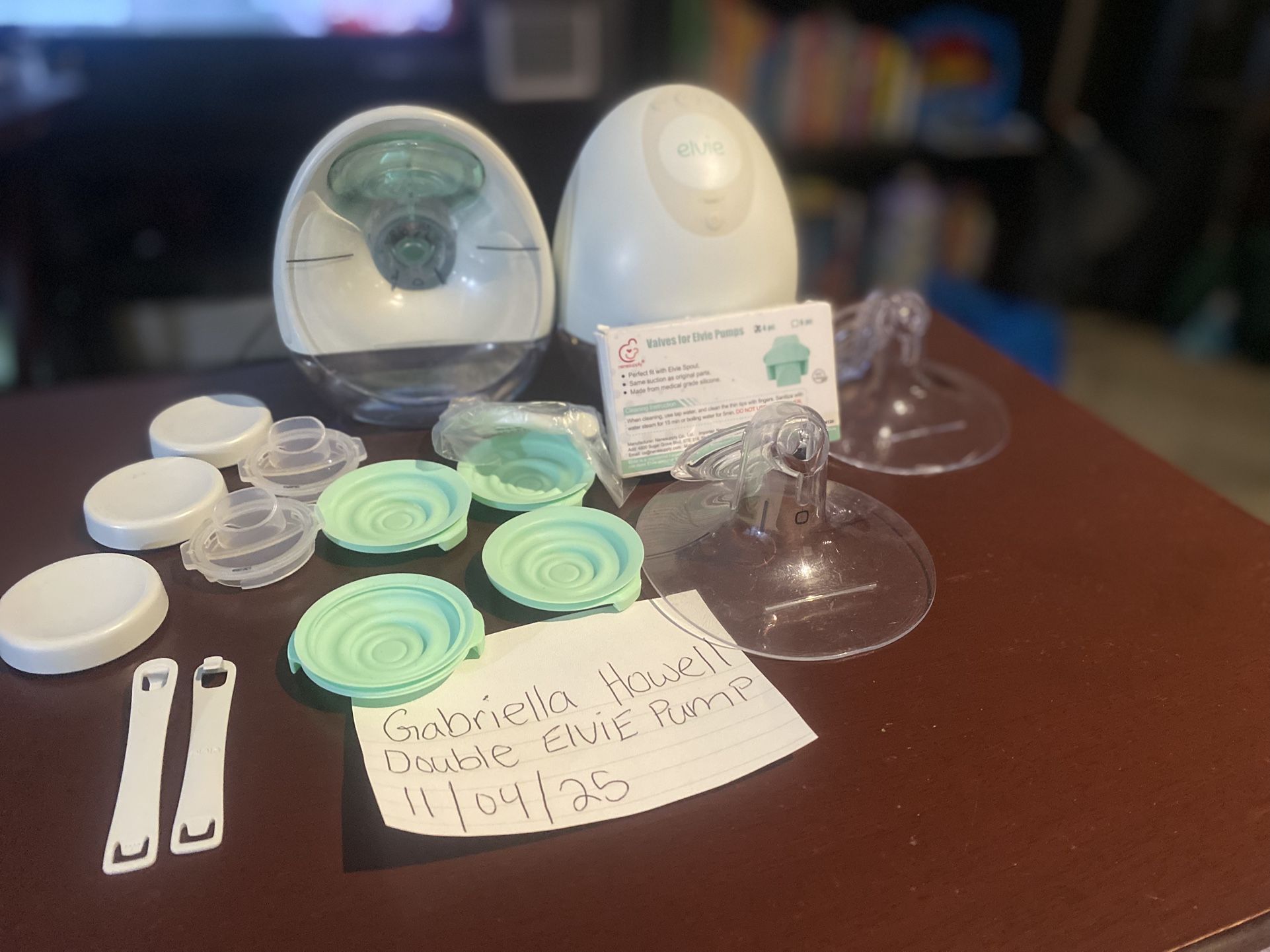 Double Elvie Wearable Breast pump W/accessories!