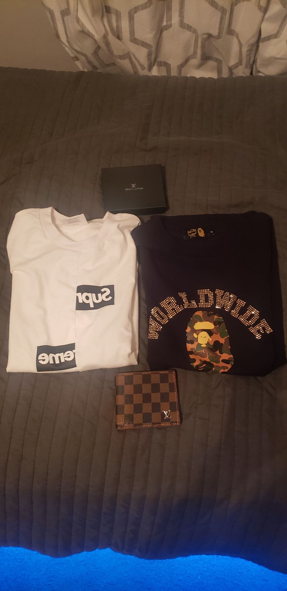 SUPREME BAPE TSHIRTS SIZE S M LOUISVUITTON WALLET