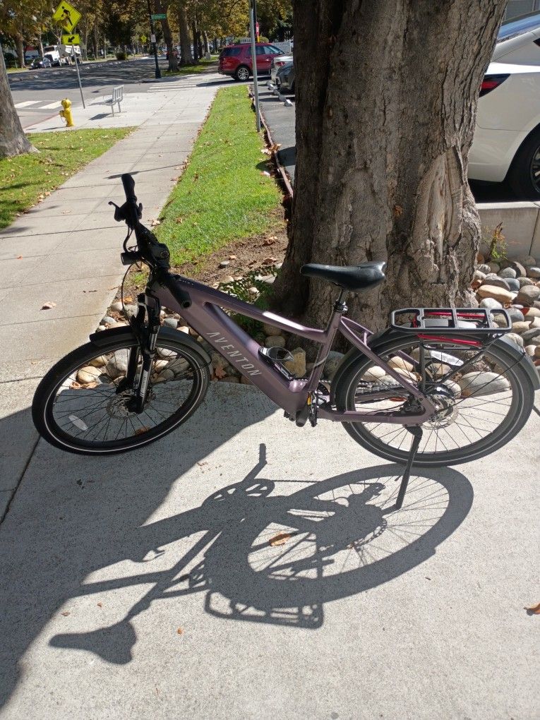 Aventon Level 3 E-Bike Bearly Used