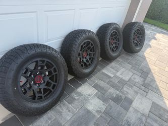 2015 Toyota Tacoma OEM TRD wheels and tires with TPIM