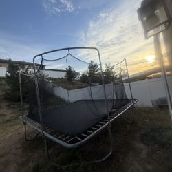 Huge! Trampoline 