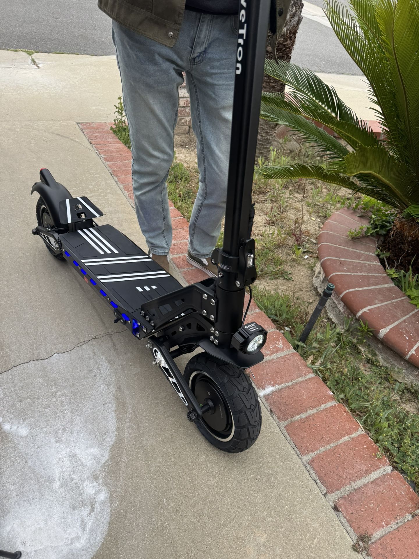 Dual-motor electric scooter