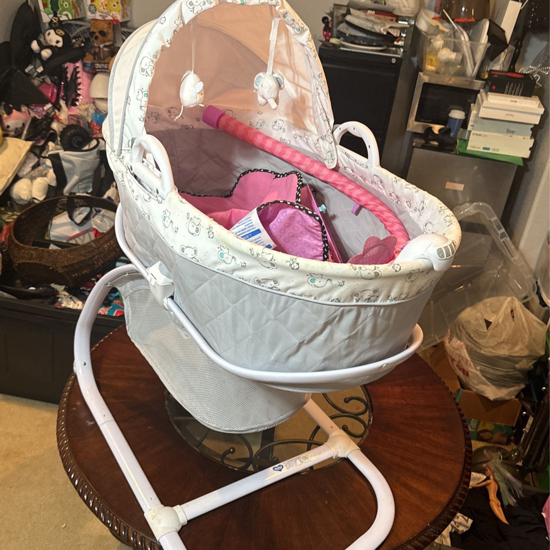 Delta Small Detachable Bassinet