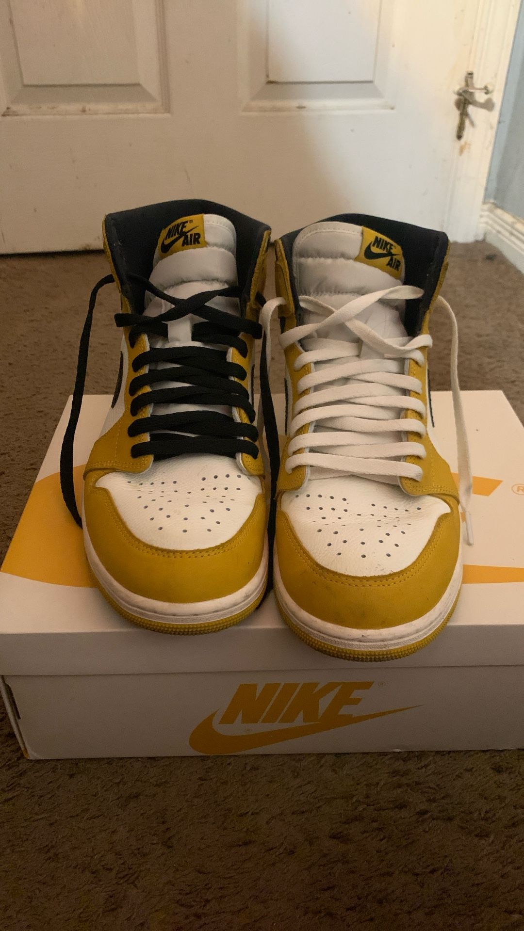 Jordan 1 Mid “Yellow Ochre” (Box Included)