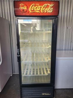 True GDM-26 Display Refrigerator Cooler