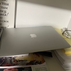 Apple Mac Air laptop (2012) Very Clean 