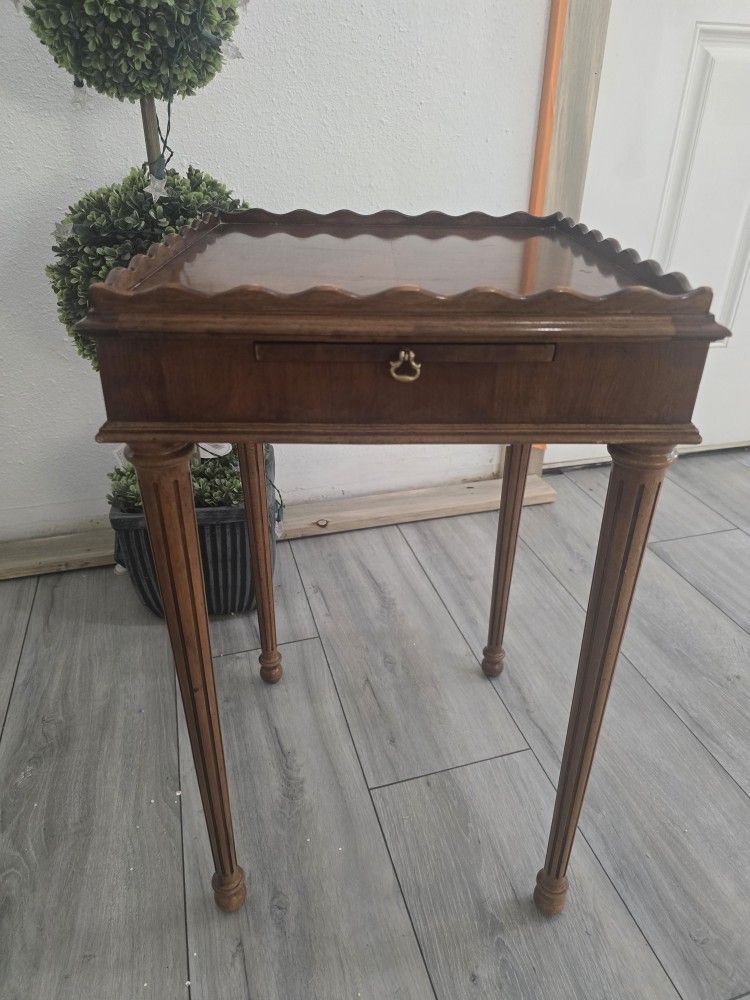 Lane End Table. . . 