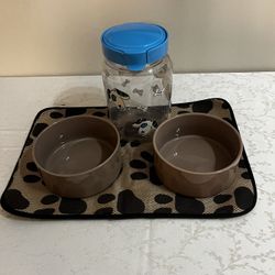 New Ceramic Dog Bowls Whit Mat And Plastic Snack Container 