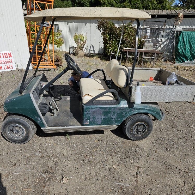 O, The BEST DRY Seasoned 1 year+ Firewood, From our family to your family. $6 for 14.5 Liter. Bins for $19.95 You can get any amount you want Pickups