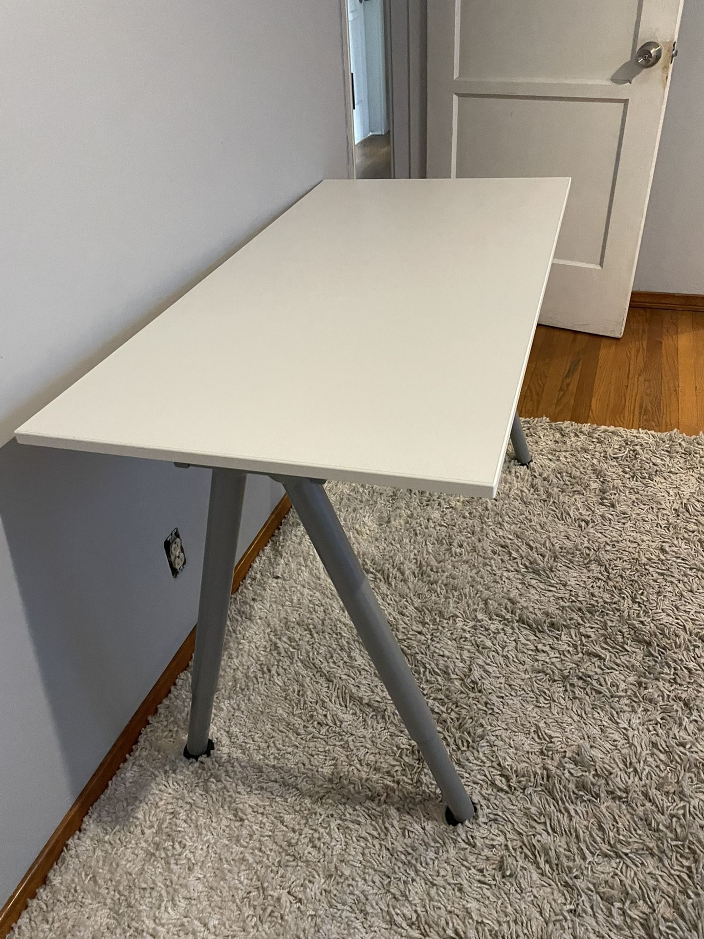 White Ikea Desk Adjustable Legs for Sale in San Diego, CA OfferUp