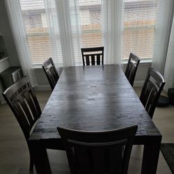 Dining Room Table 