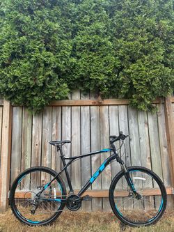 GT Aggressor Pro Mountain Bike – XL Frame  Bicycle Disc Brakes