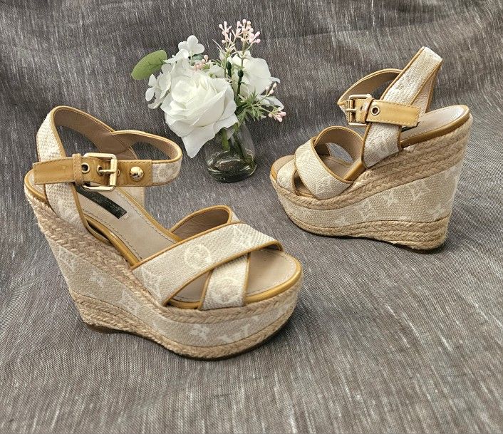 Women's Louis Vuitton Monogram Beige Tan Wedge Block Heels Size 5 US