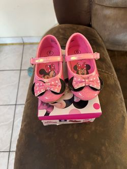 Minnie Mouse toddler shoes pink size 6
