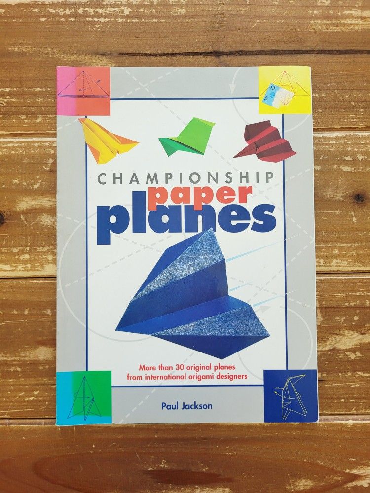 'CHAMPIONSHIP PAPER PLANES' PAPERBACK ORIGAMI BOOK