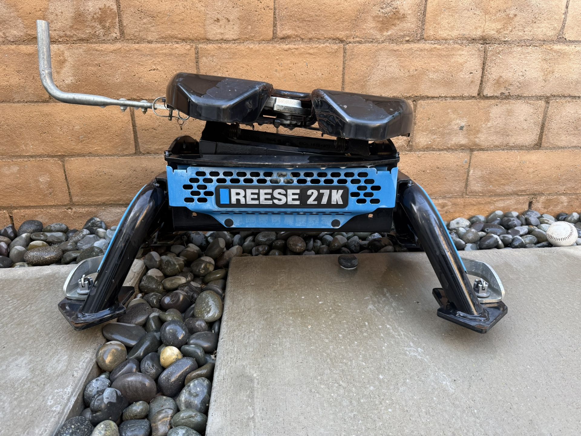 Reese M5 27k Puck System Fifth Wheel