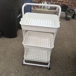 A Beautiful White Cart With 3 Shelves In Good Condition (NO SHIPPING)