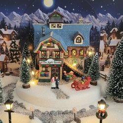 Awesome NEW Heartland Deluxe Porcelain Lighted House Apple Farm 9"X 8" inches NEW with Box Nice! 