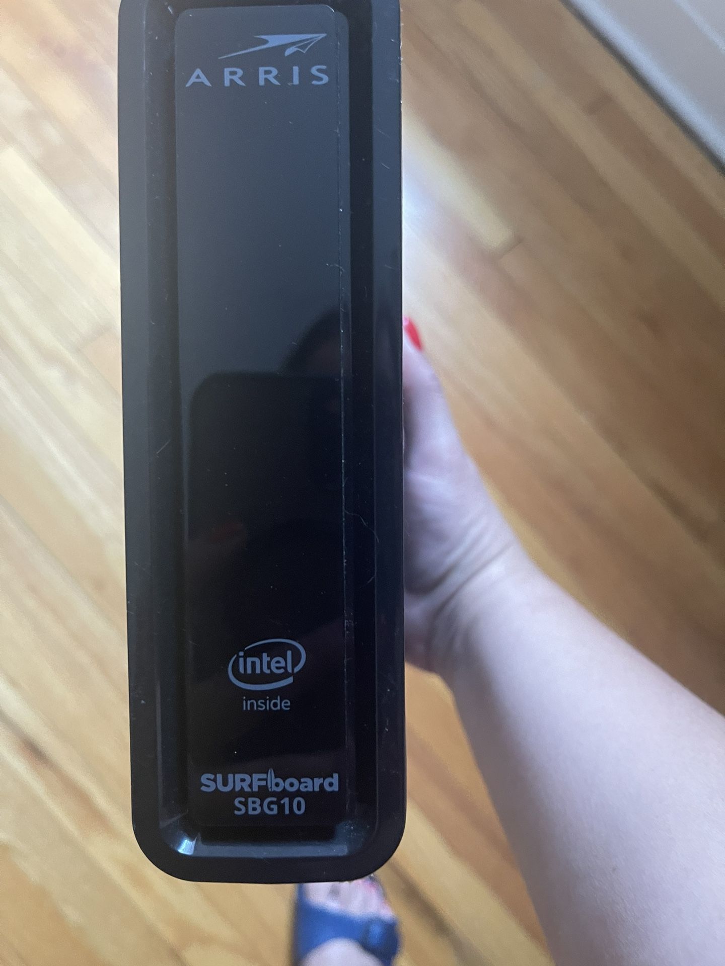 ARRIS- SBG10 SURFboard Cable Modem & Wi-Fi® Router