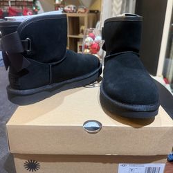 UGGS ULTRA MINI BAILEY