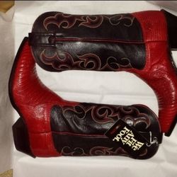 NOCONA ,Women's size 7 Red Lizard Black Leather Cowboy Boots
Size 7 New in Box 