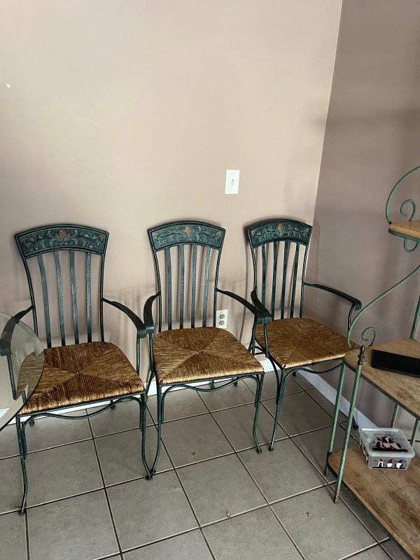 Table + 6 Chairs + Rack 