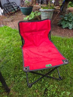 Kids camp chair
Red and black
Very sturdy
12"h x 14.5"w seat x 13"d